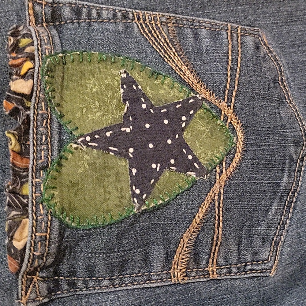 Upcycled Molly Made It Stars & embroided blue jeans - Picture 13 of 17